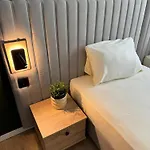 Hotel Charlton